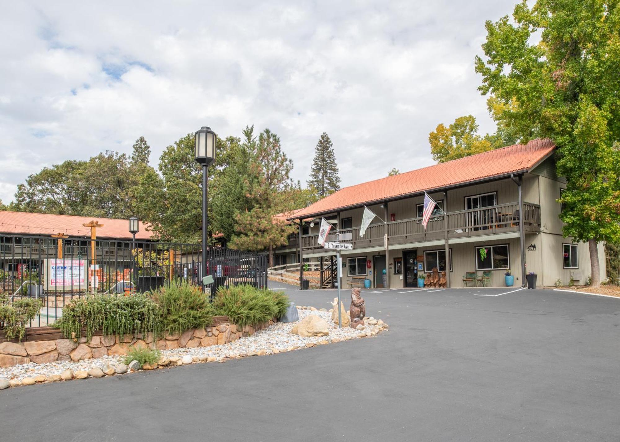 Yosemite Westgate Lodge Groveland Bagian luar foto
